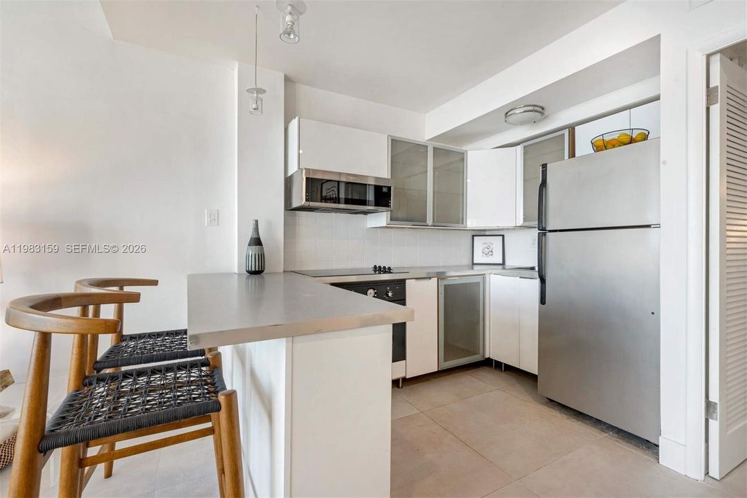 For Sale: $295,000 (0 beds, 1 baths, 521 Square Feet)