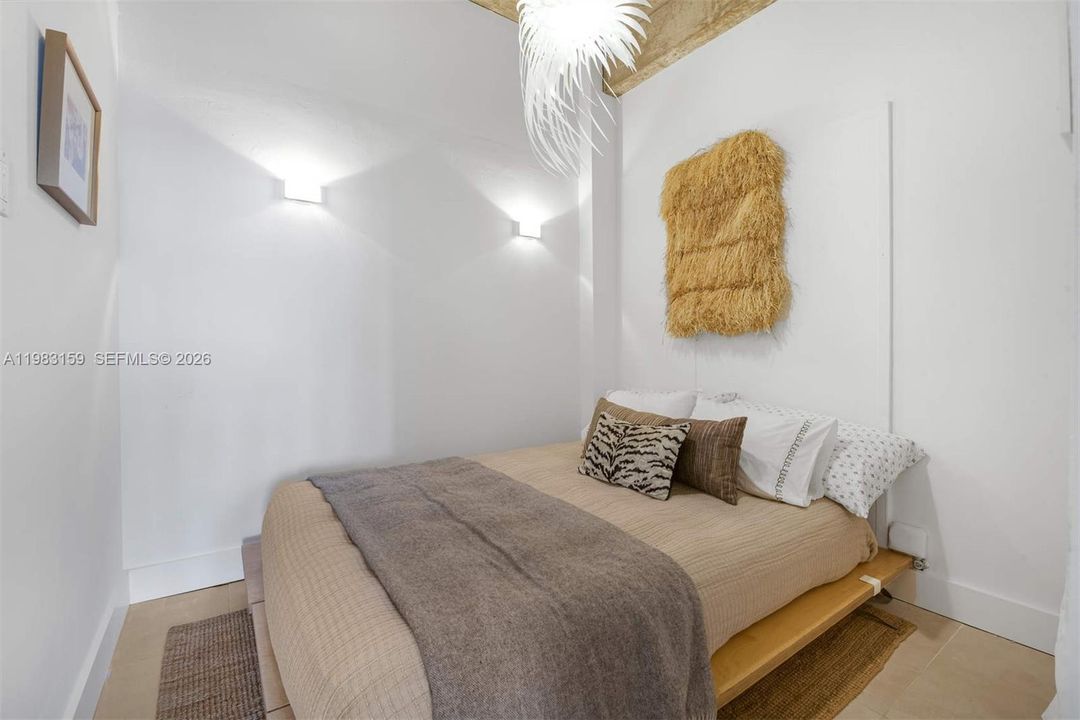 For Sale: $295,000 (0 beds, 1 baths, 521 Square Feet)