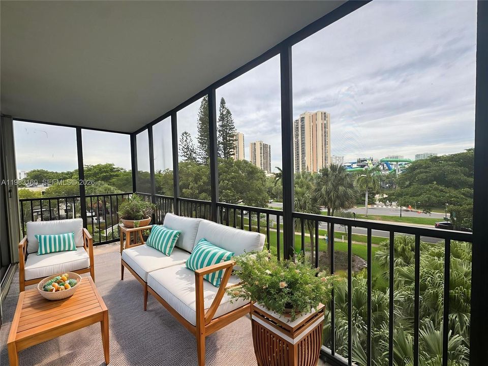 Activo con contrato: $245,000 (2 camas, 2 baños, 1308 Pies cuadrados)