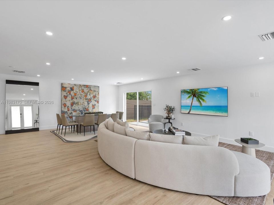 For Sale: $2,295,000 (4 beds, 3 baths, 1963 Square Feet)