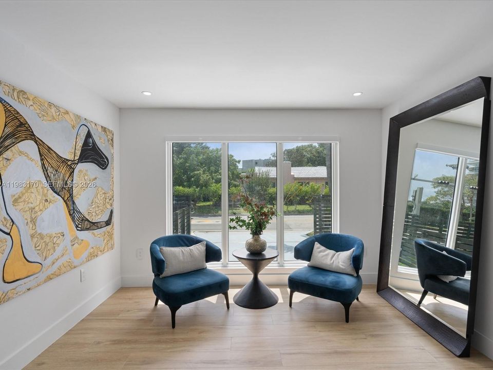 For Sale: $2,295,000 (4 beds, 3 baths, 1963 Square Feet)