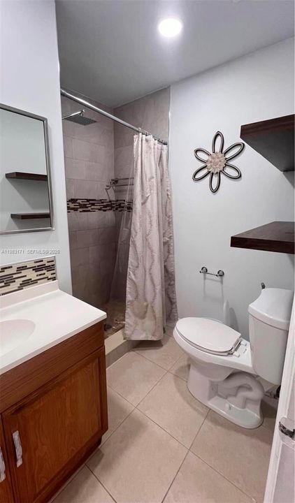 В аренду: $1,600 (1 спален, 1 ванн, 1927 Квадратных фут)