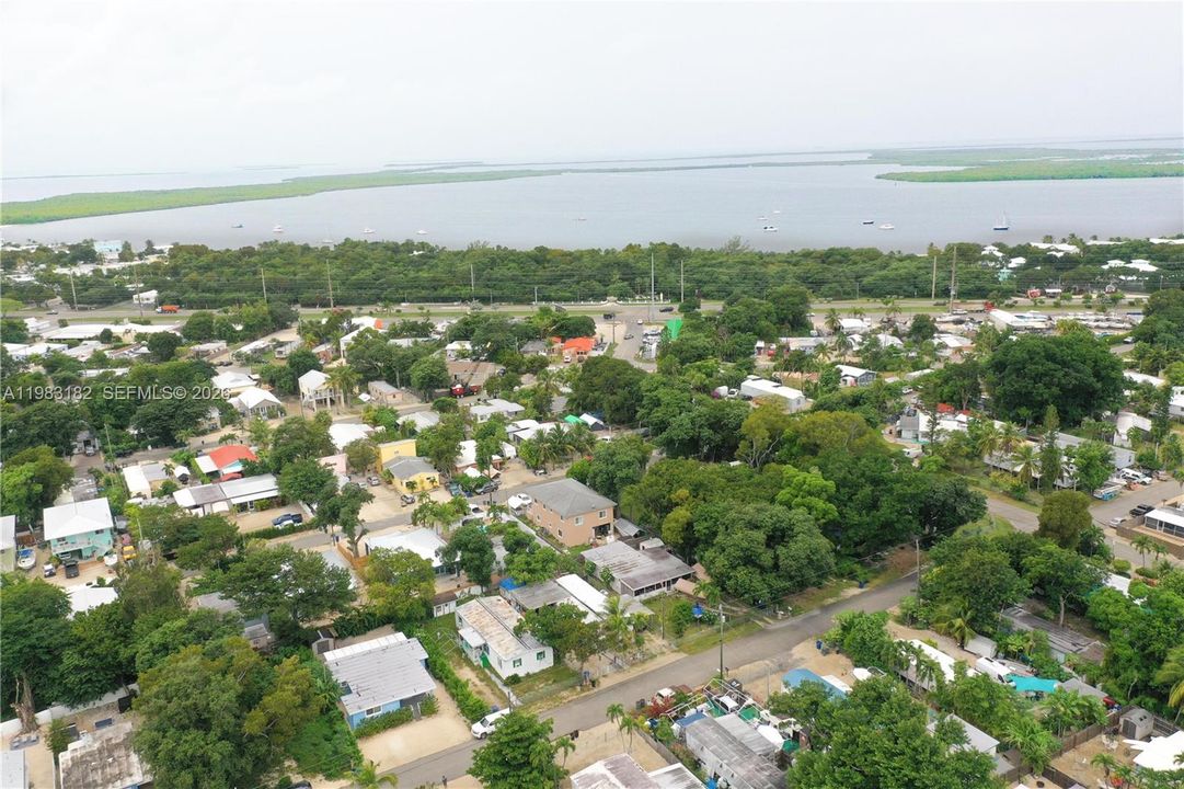 For Sale: $599,900 (3 beds, 2 baths, 1208 Square Feet)