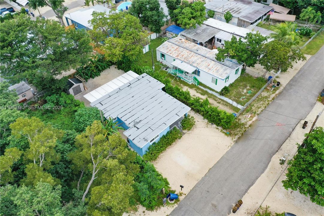 For Sale: $599,900 (3 beds, 2 baths, 1208 Square Feet)