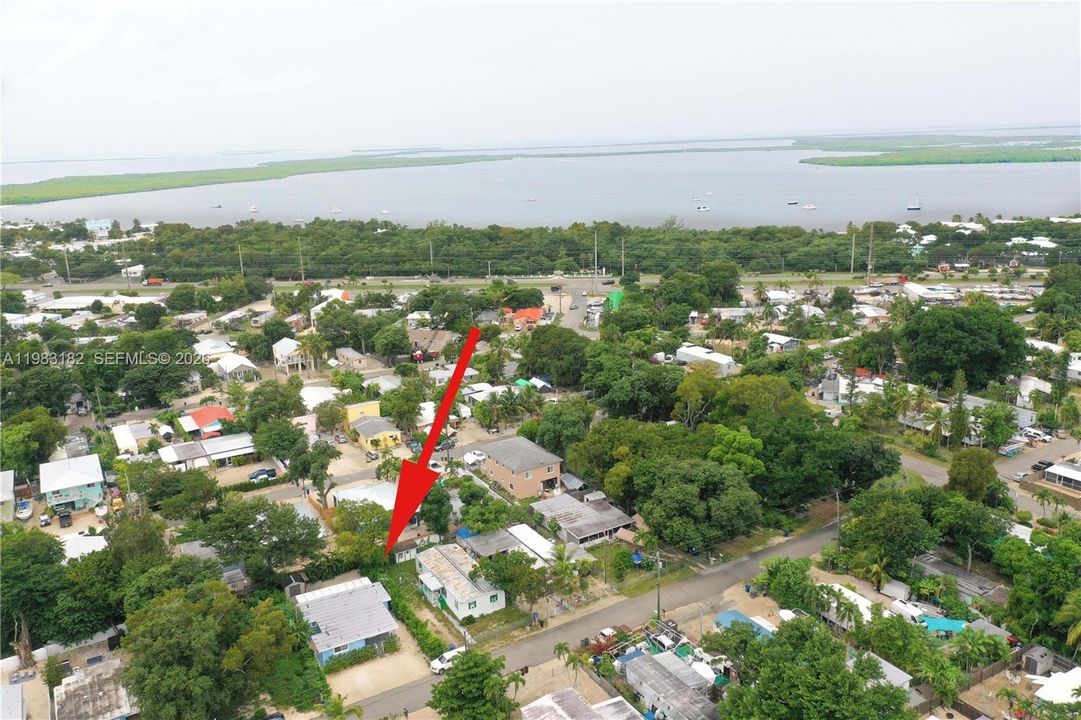 For Sale: $599,900 (3 beds, 2 baths, 1208 Square Feet)