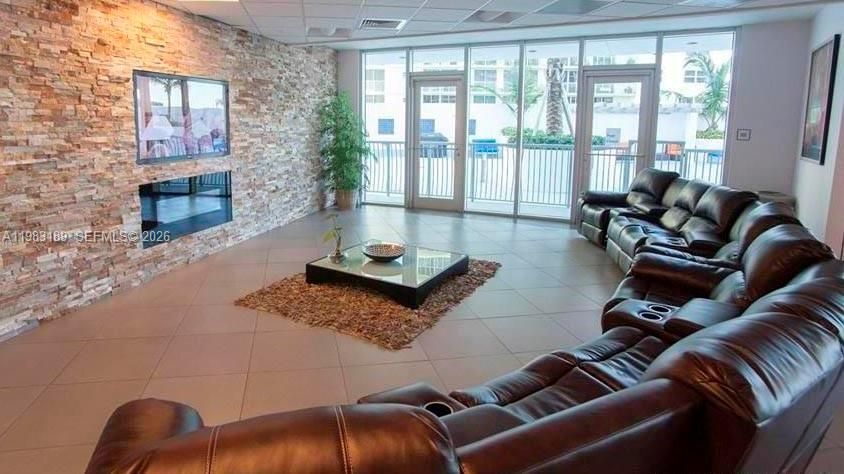 На продажу: $269,900 (0 спален, 1 ванн, 401 Квадратных фут)
