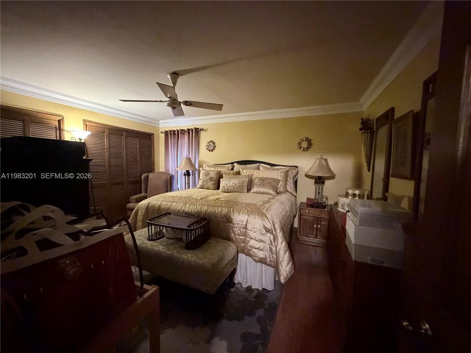 Vendido Recientemente: $580,000 (3 camas, 2 baños, 3212 Pies cuadrados)