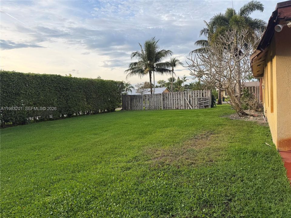 Vendido Recientemente: $580,000 (3 camas, 2 baños, 3212 Pies cuadrados)