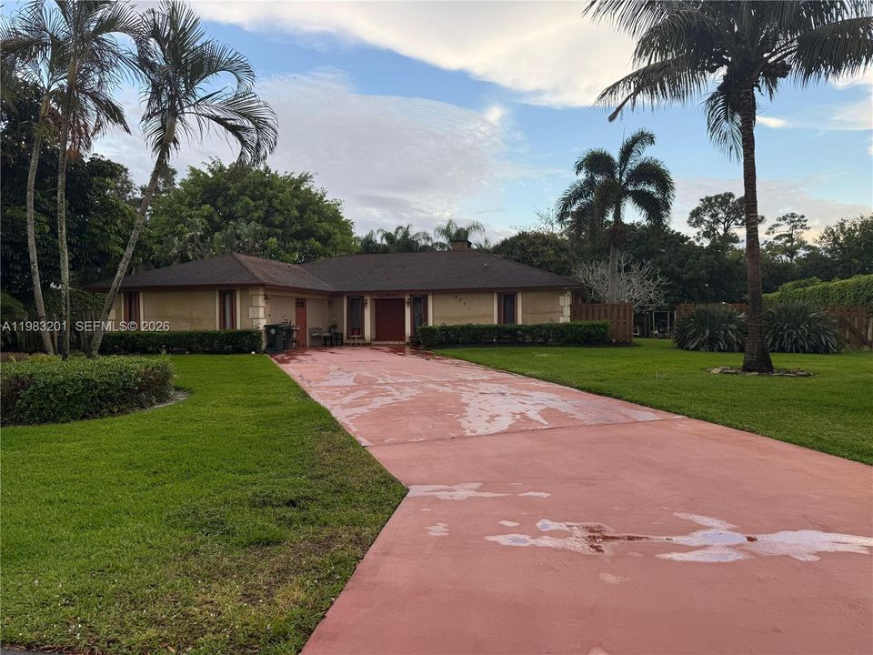 Vendido Recientemente: $580,000 (3 camas, 2 baños, 3212 Pies cuadrados)