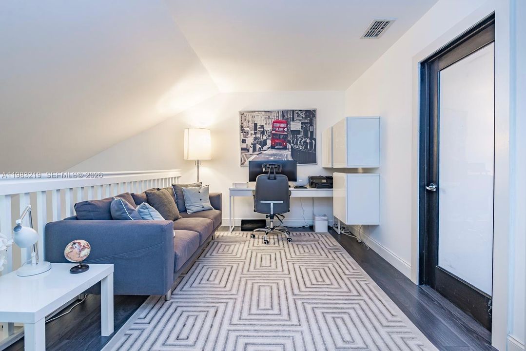For Sale: $369,900 (3 beds, 2 baths, 1462 Square Feet)