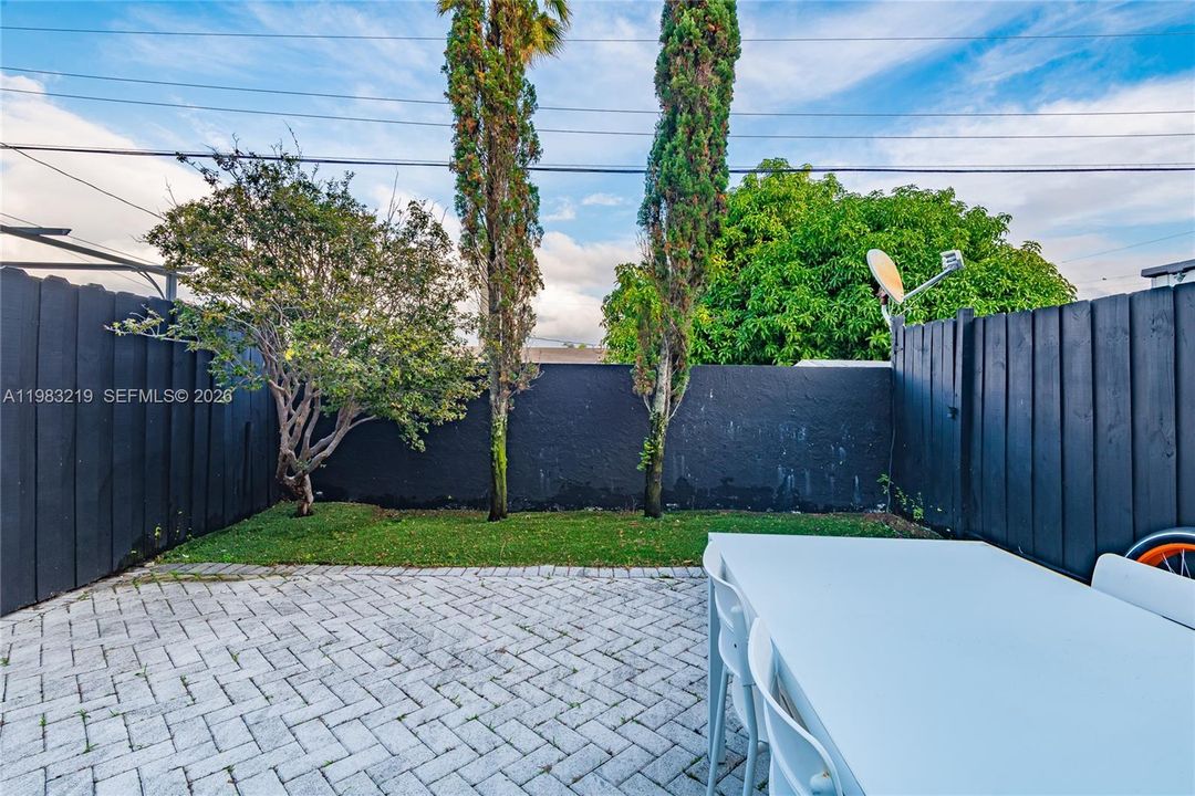 For Sale: $369,900 (3 beds, 2 baths, 1462 Square Feet)