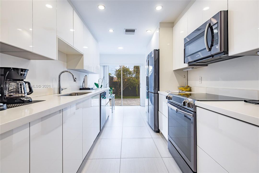 For Sale: $369,900 (3 beds, 2 baths, 1462 Square Feet)