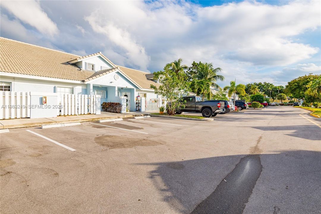 For Sale: $369,900 (3 beds, 2 baths, 1462 Square Feet)