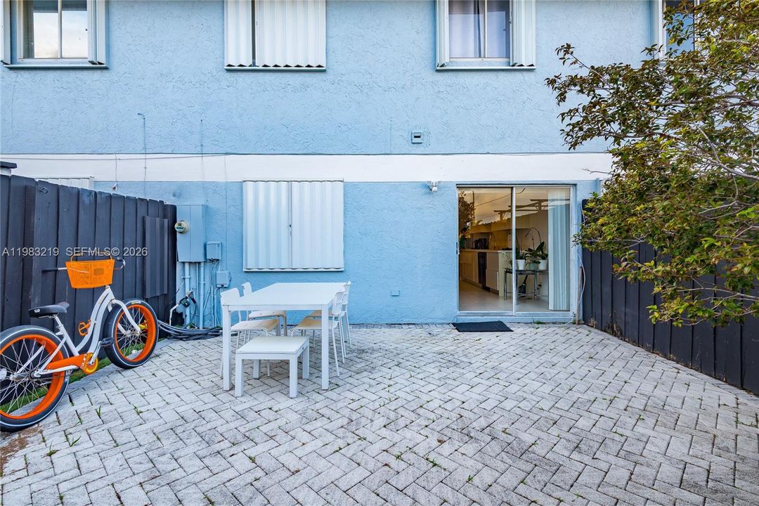 For Sale: $369,900 (3 beds, 2 baths, 1462 Square Feet)