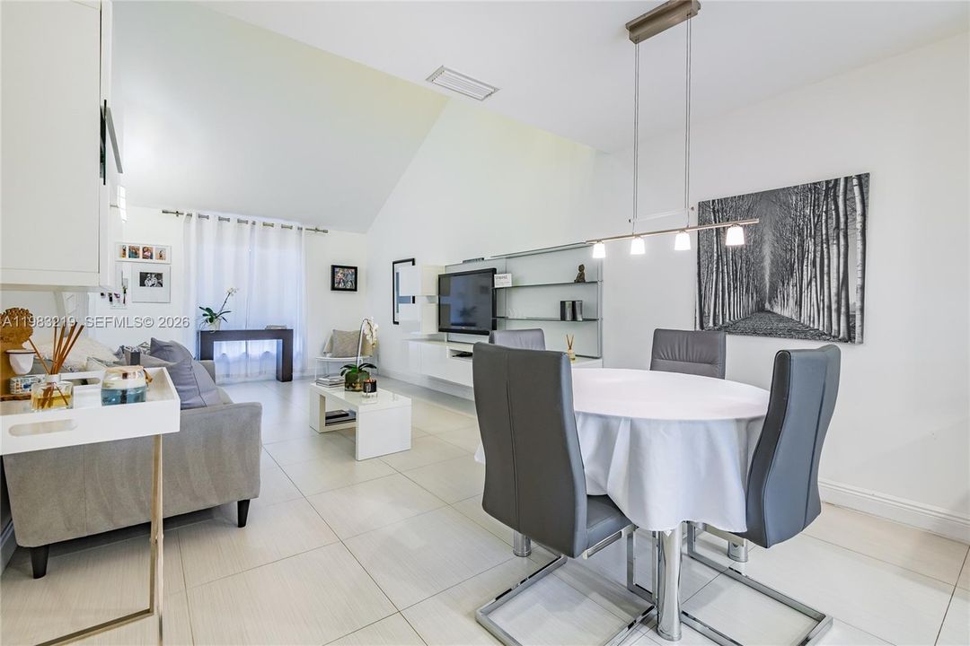 For Sale: $369,900 (3 beds, 2 baths, 1462 Square Feet)