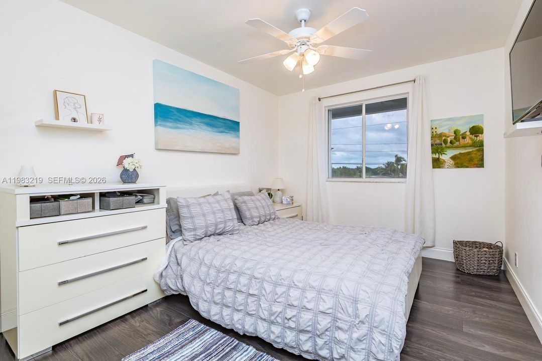 For Sale: $369,900 (3 beds, 2 baths, 1462 Square Feet)