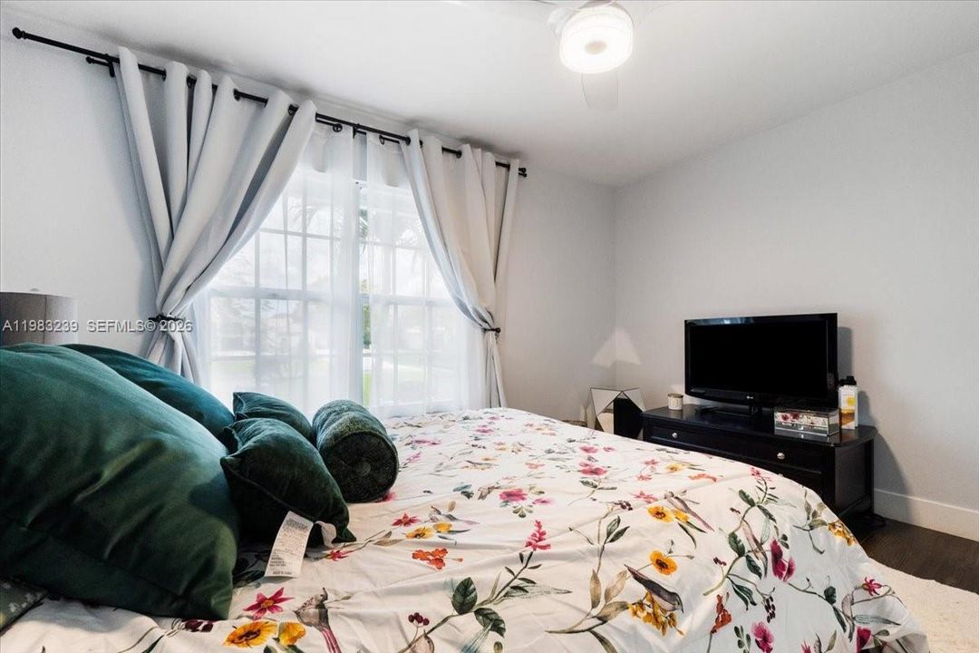 For Sale: $1,799,000 (5 beds, 3 baths, 0 Square Feet)