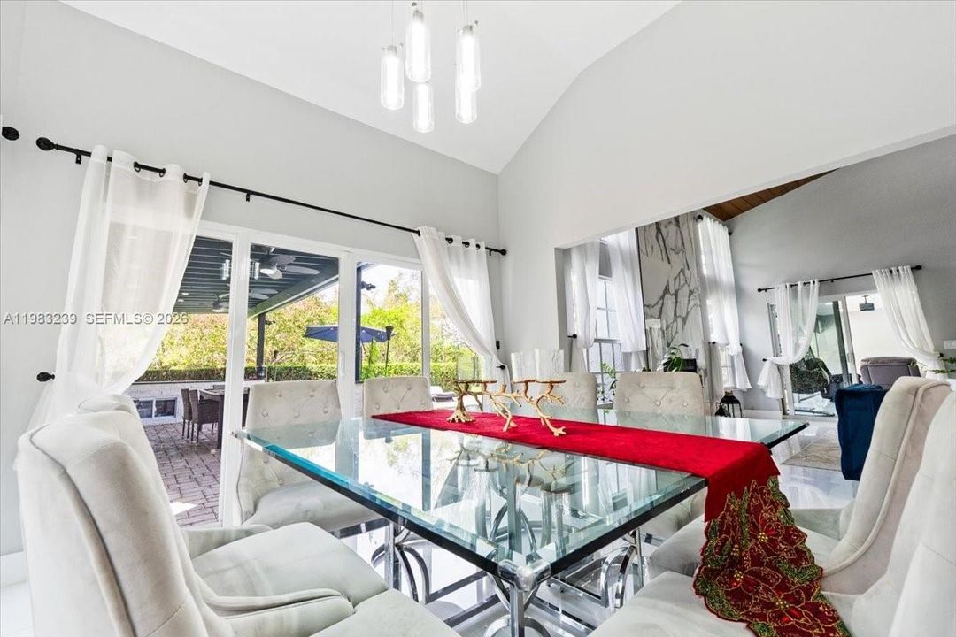 For Sale: $1,799,000 (5 beds, 3 baths, 0 Square Feet)