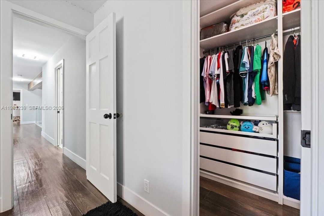 For Sale: $1,799,000 (5 beds, 3 baths, 0 Square Feet)