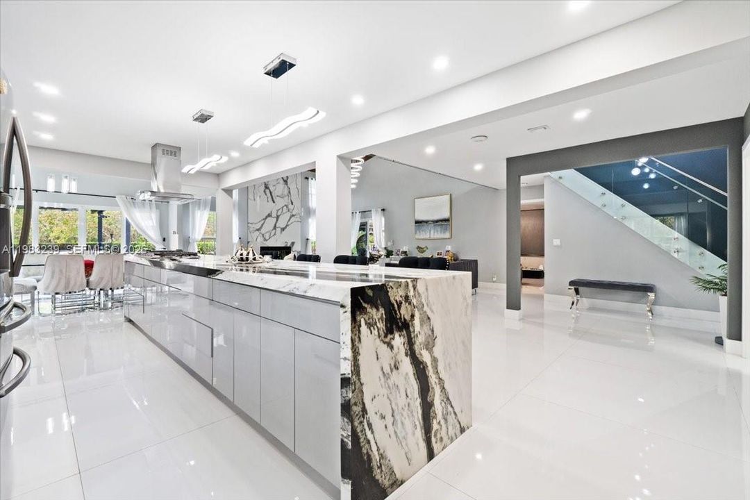 For Sale: $1,799,000 (5 beds, 3 baths, 0 Square Feet)
