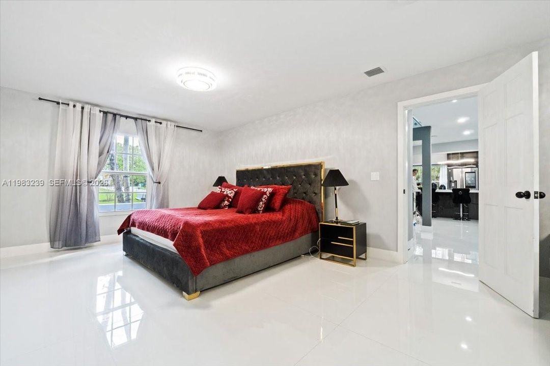 For Sale: $1,799,000 (5 beds, 3 baths, 0 Square Feet)