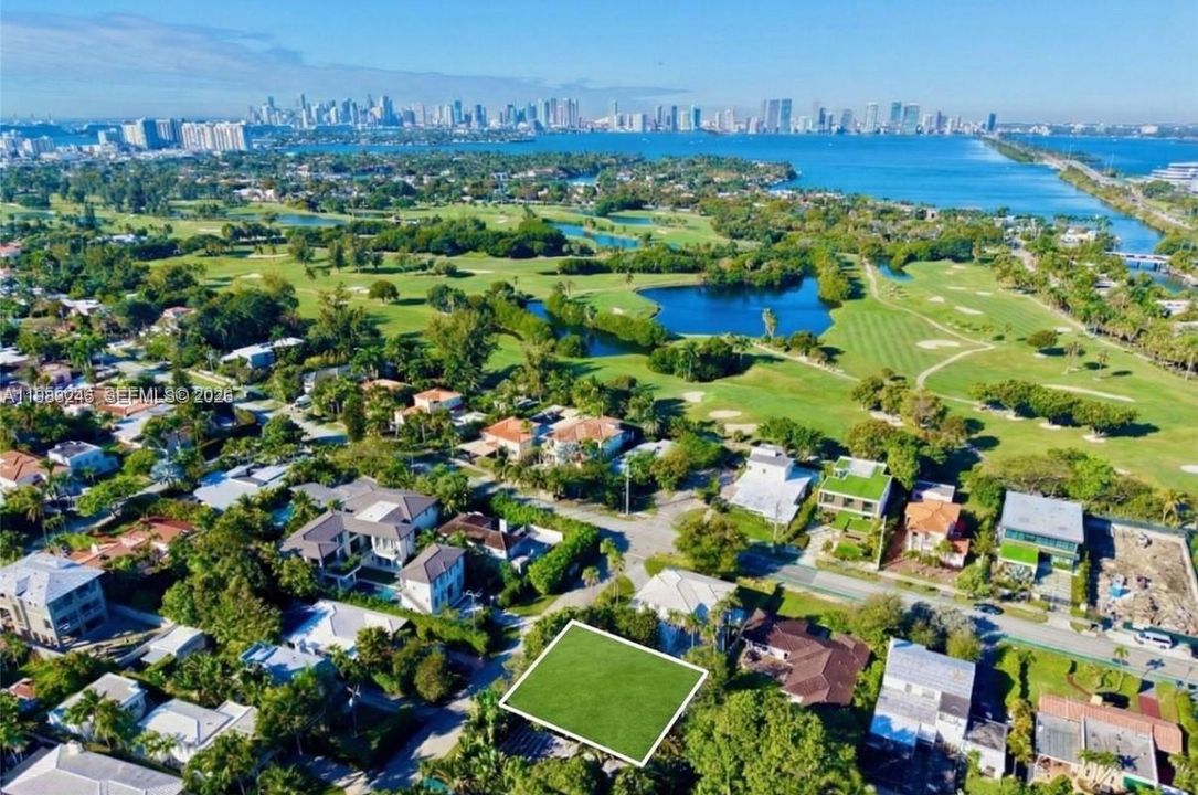 На продажу: $1,720,000 (0.14 acres)