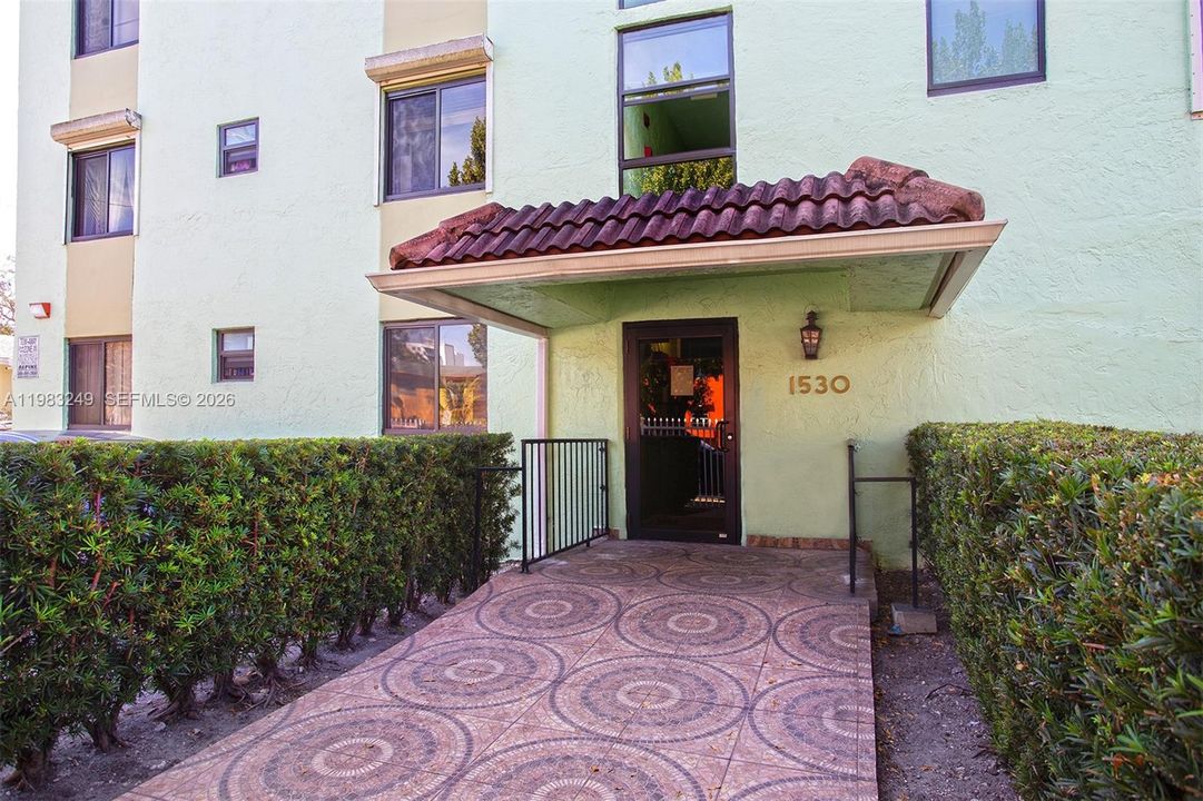 En Venta: $208,000 (2 camas, 1 baños, 723 Pies cuadrados)