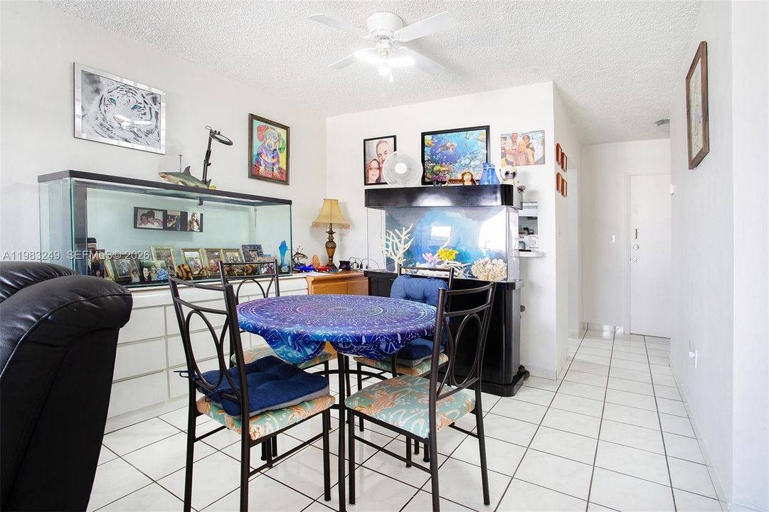 En Venta: $208,000 (2 camas, 1 baños, 723 Pies cuadrados)