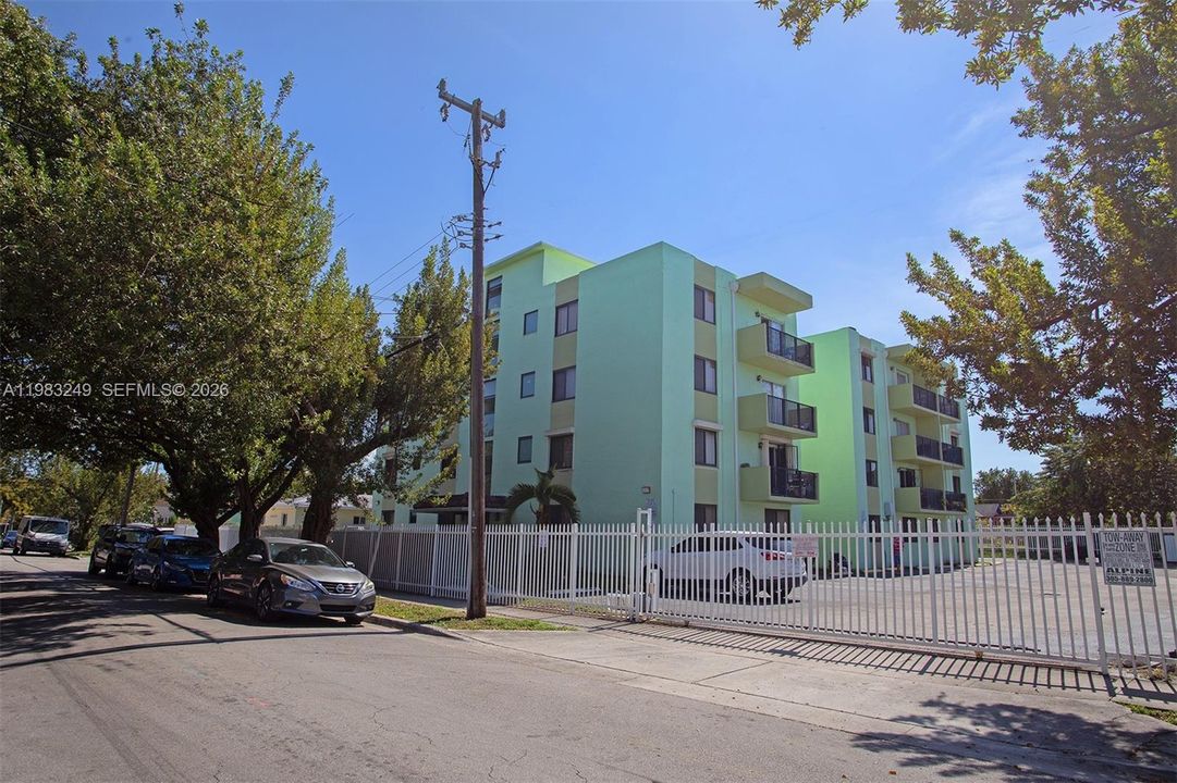 En Venta: $208,000 (2 camas, 1 baños, 723 Pies cuadrados)