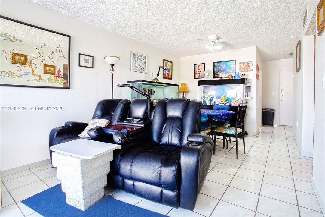 En Venta: $208,000 (2 camas, 1 baños, 723 Pies cuadrados)