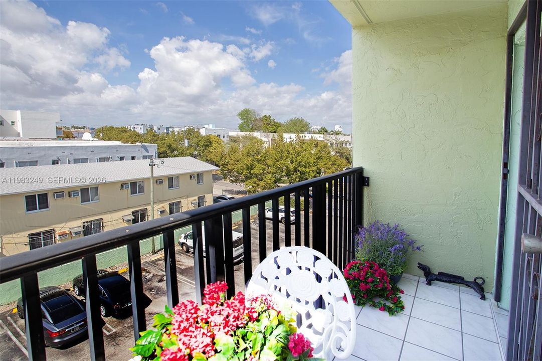 En Venta: $208,000 (2 camas, 1 baños, 723 Pies cuadrados)