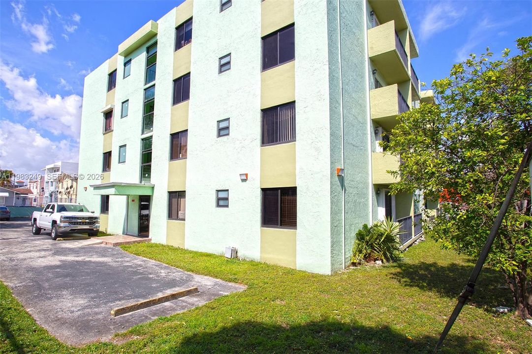 En Venta: $208,000 (2 camas, 1 baños, 723 Pies cuadrados)