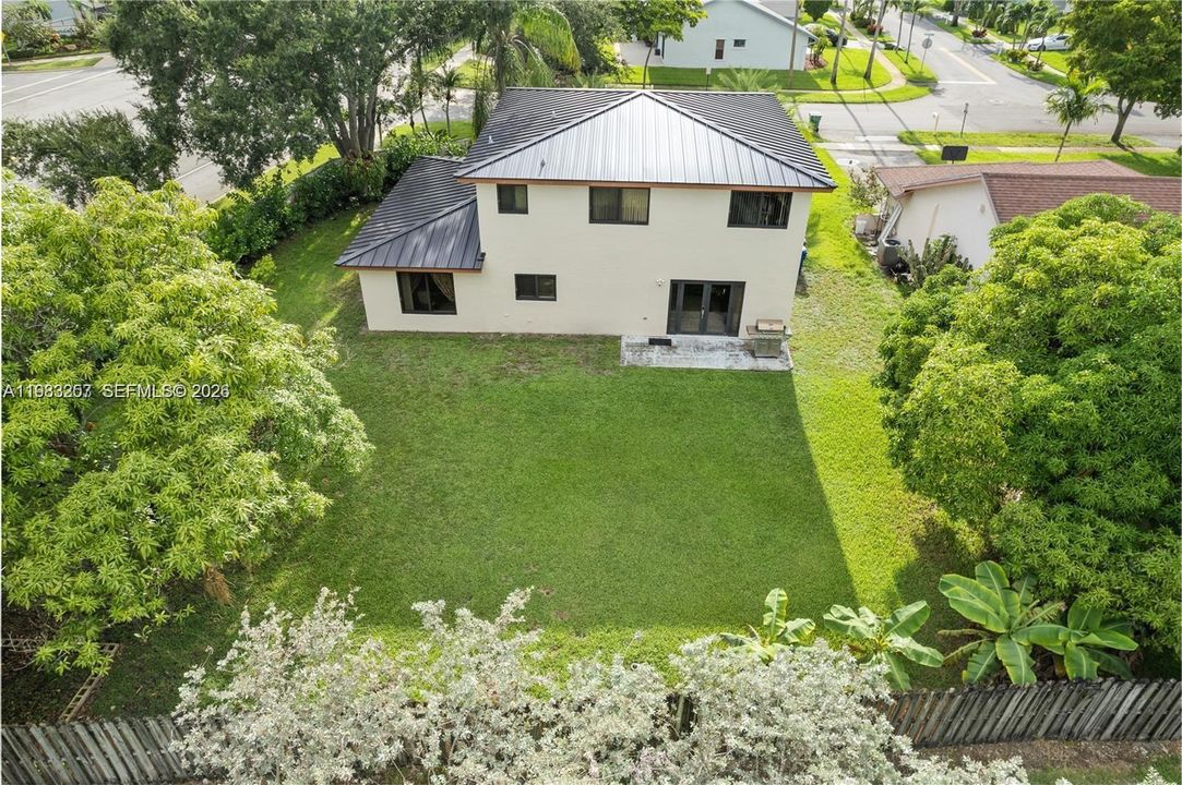 В аренду: $4,300 (4 спален, 2 ванн, 2270 Квадратных фут)