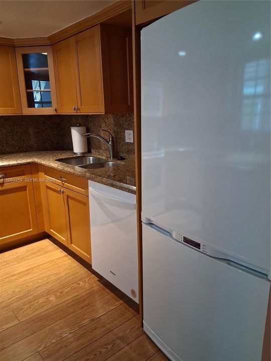 For Sale: $209,000 (2 beds, 2 baths, 1140 Square Feet)