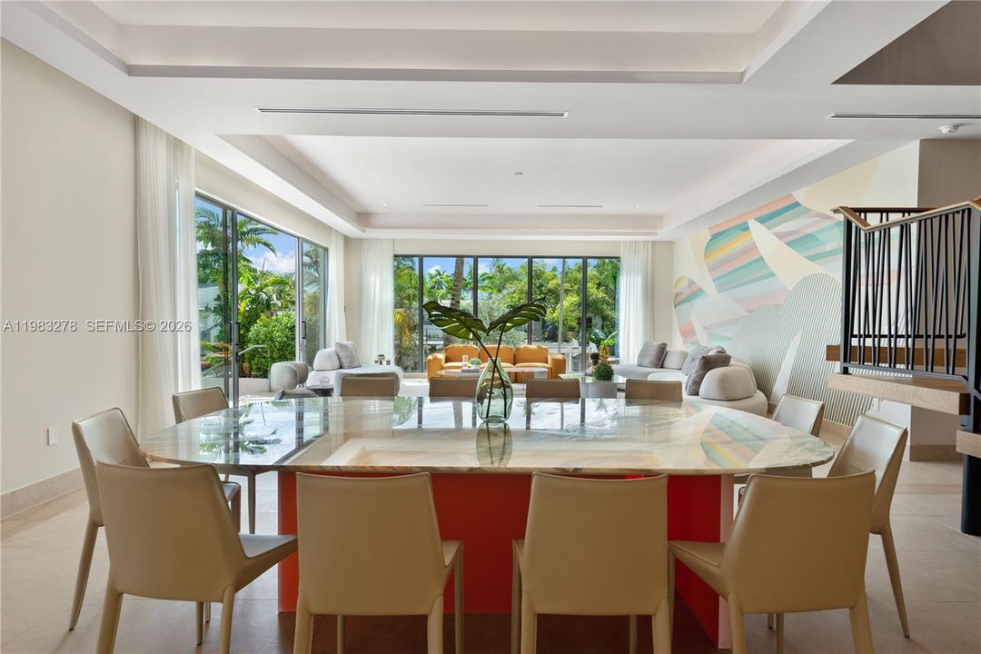 En Renta: $70,000 (7 camas, 7 baños, 4931 Pies cuadrados)