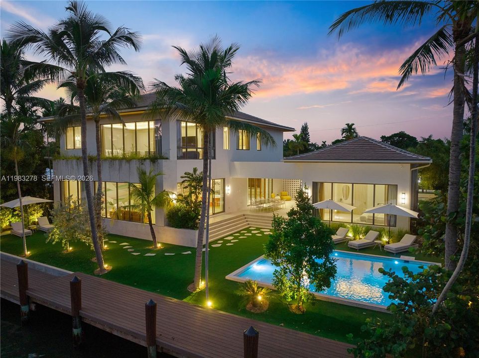 En Renta: $70,000 (7 camas, 7 baños, 4931 Pies cuadrados)