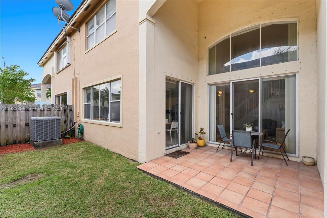 Recently Sold: $640,000 (3 beds, 2 baths, 2226 Square Feet)