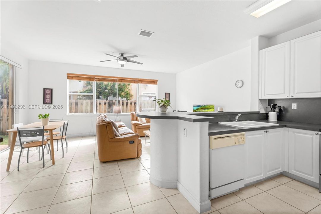 Recently Sold: $640,000 (3 beds, 2 baths, 2226 Square Feet)