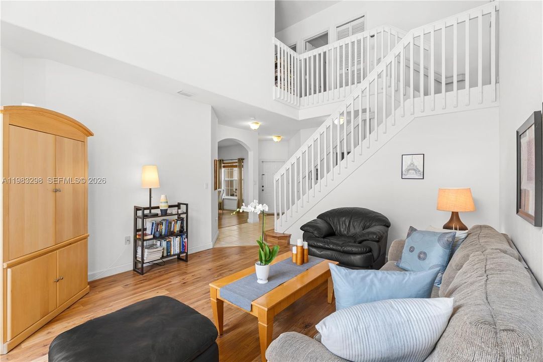 Recently Sold: $640,000 (3 beds, 2 baths, 2226 Square Feet)