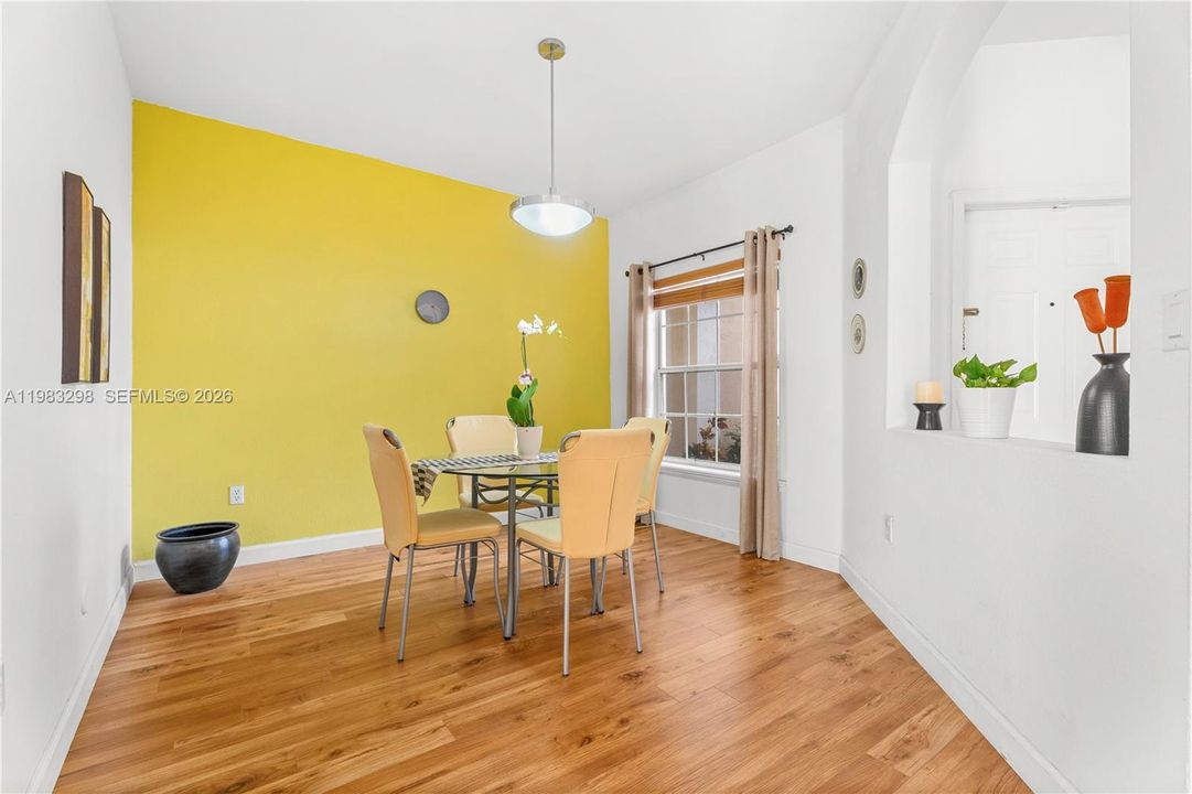 Recently Sold: $640,000 (3 beds, 2 baths, 2226 Square Feet)