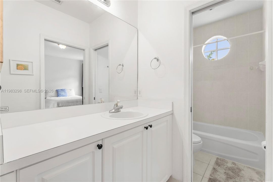 Recently Sold: $640,000 (3 beds, 2 baths, 2226 Square Feet)