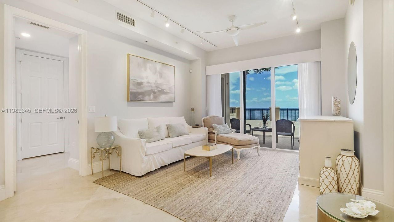 For Sale: $1,850,000 (2 beds, 2 baths, 1256 Square Feet)