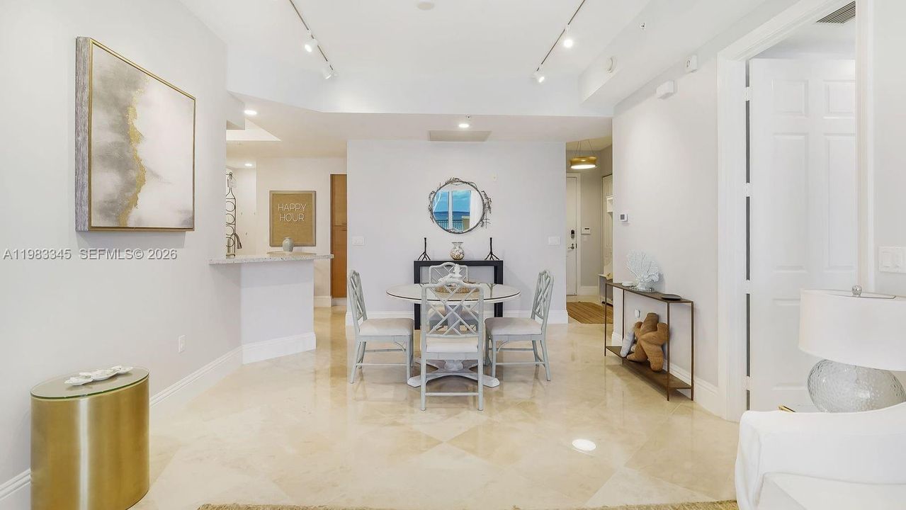 For Sale: $1,850,000 (2 beds, 2 baths, 1256 Square Feet)