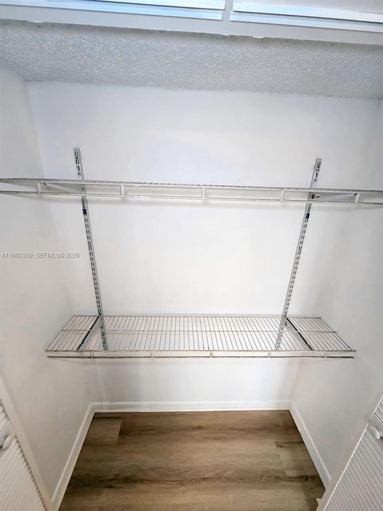 Под контрактом: $2,000 (2 спален, 2 ванн, 978 Квадратных фут)