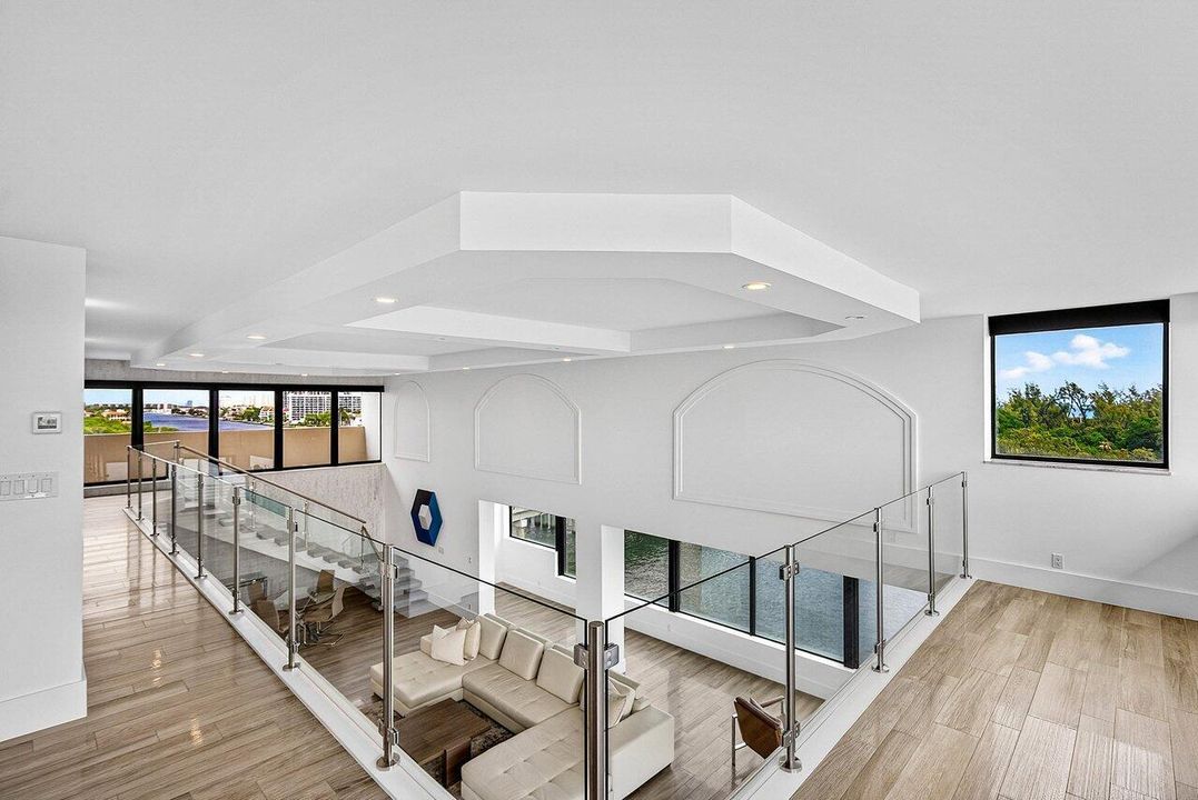 UPPER LEVEL