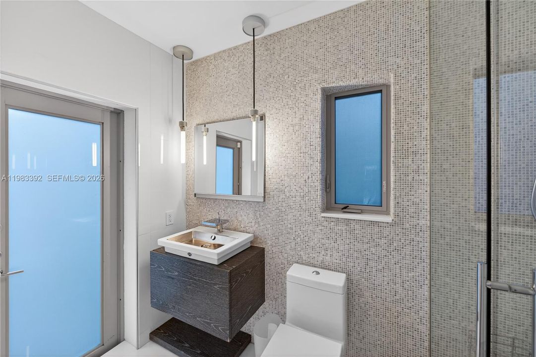 Недавно арендовано: $12,000 (4 спален, 3 ванн, 3077 Квадратных фут)