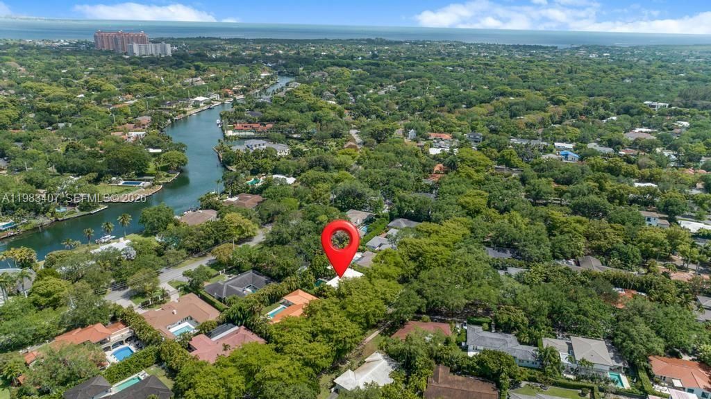 Recently Sold: $2,195,000 (3 beds, 2 baths, 2539 Square Feet)