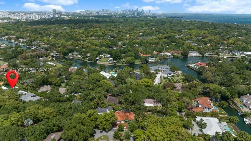 Recently Sold: $2,195,000 (3 beds, 2 baths, 2539 Square Feet)