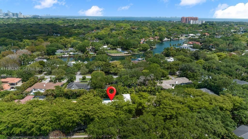 Recently Sold: $2,195,000 (3 beds, 2 baths, 2539 Square Feet)