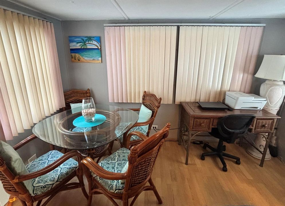 09 Den & Dining Area IMG_4864